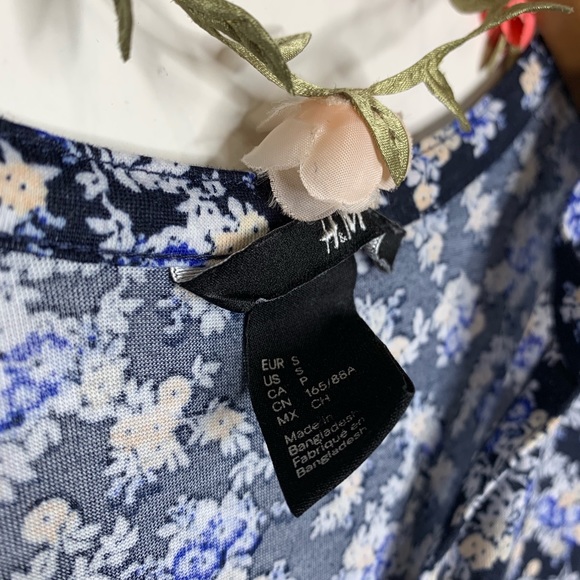 H&M Floral Long Sleeves Top - Picture 4 of 7
